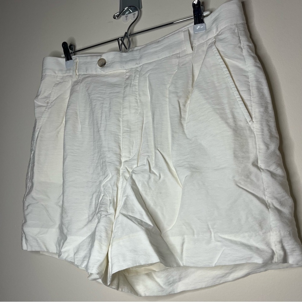 BANANA REPUBLIC High Waisted Minimalist Pleated Dressy Ivory Summer Shorts - Picture 2 of 10